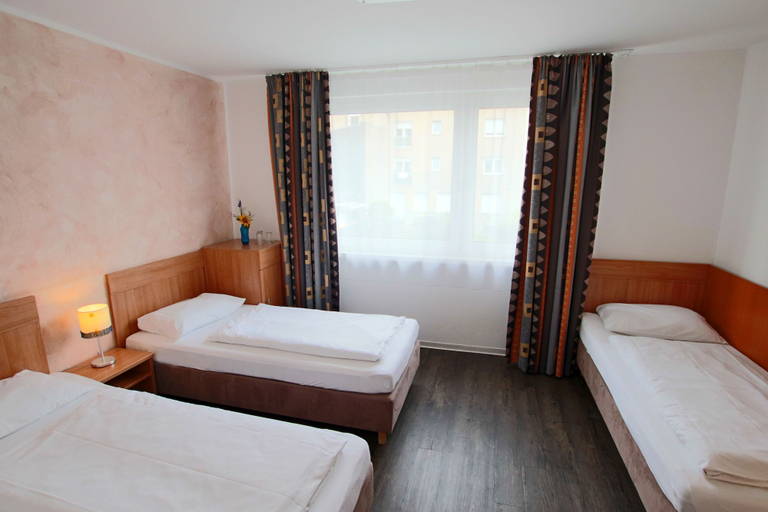 Bedroom 2, City Lounge Hotel Oberhausen, Oberhausen