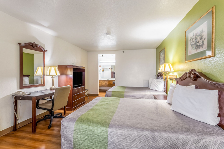 Bedroom 3, Rodeway Inn Santa Rosa, Guadalupe