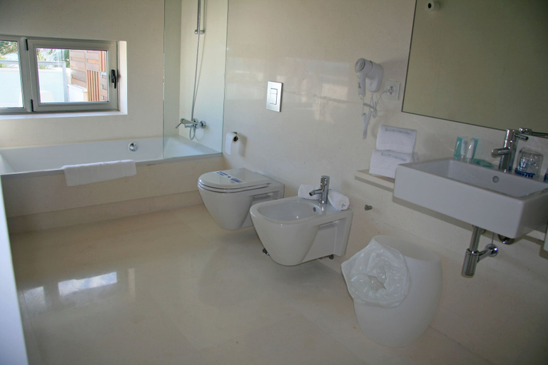 Bathroom 4, Hotel Las Palmas, Almería