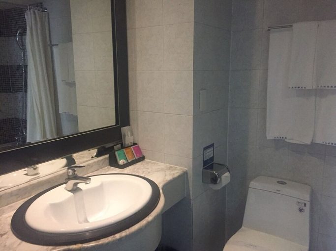 Bathroom 5, LinkWorld Hotel Taipei, Taipei City