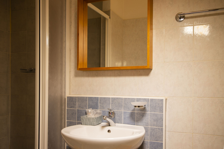 Bathroom 3, Hotel Arlecchino, Rimini