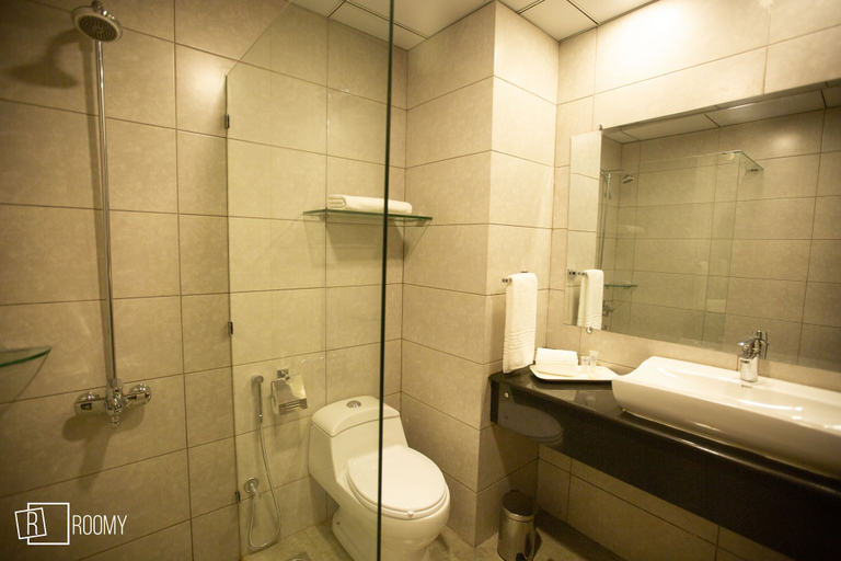 Bathroom 4, Roomy Signature Hotel, Islamabad
