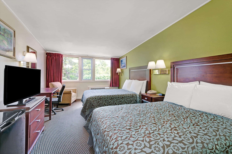 Bedroom 2, Days Inn by Wyndham Kittery, York
