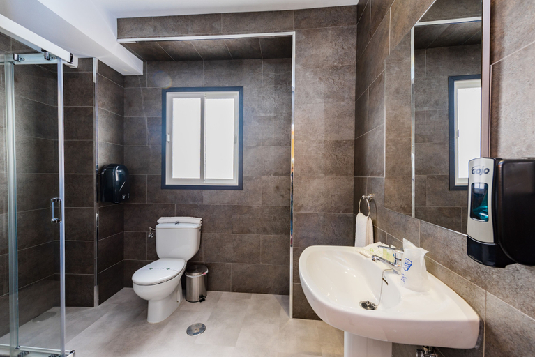 Bathroom 4, Hotel Manzanito, Málaga