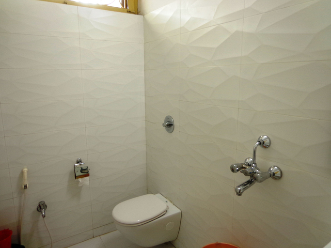 Bathroom 5, Hotel Lumbini International, Gaya