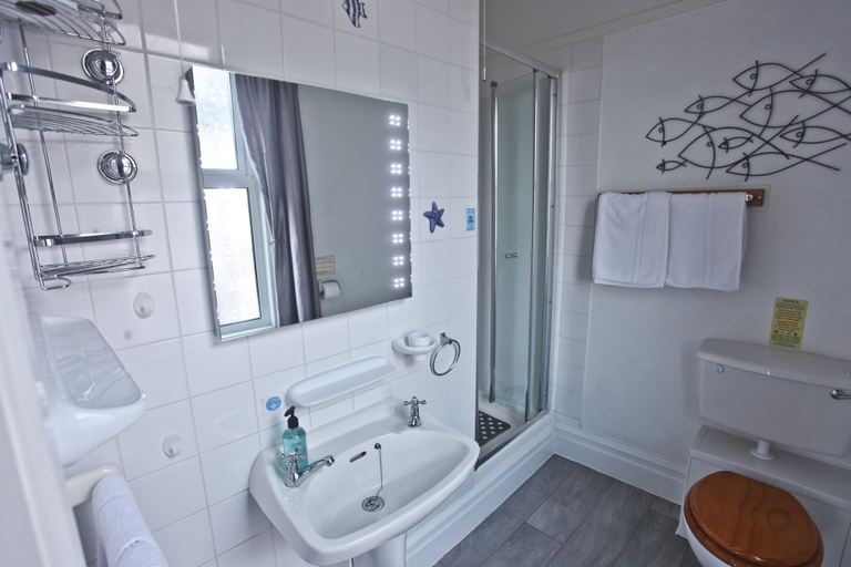Bathroom 4, The Clydesdale, Torbay