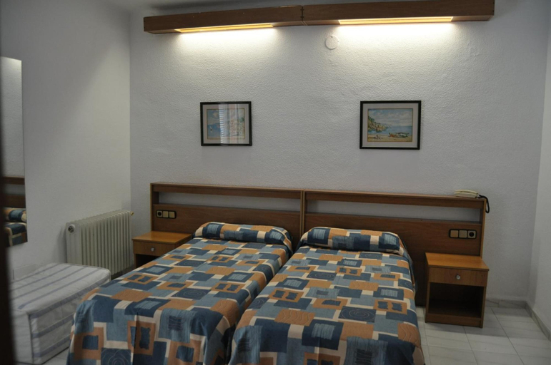 Bedroom 3, Hotel Nautilus, Girona