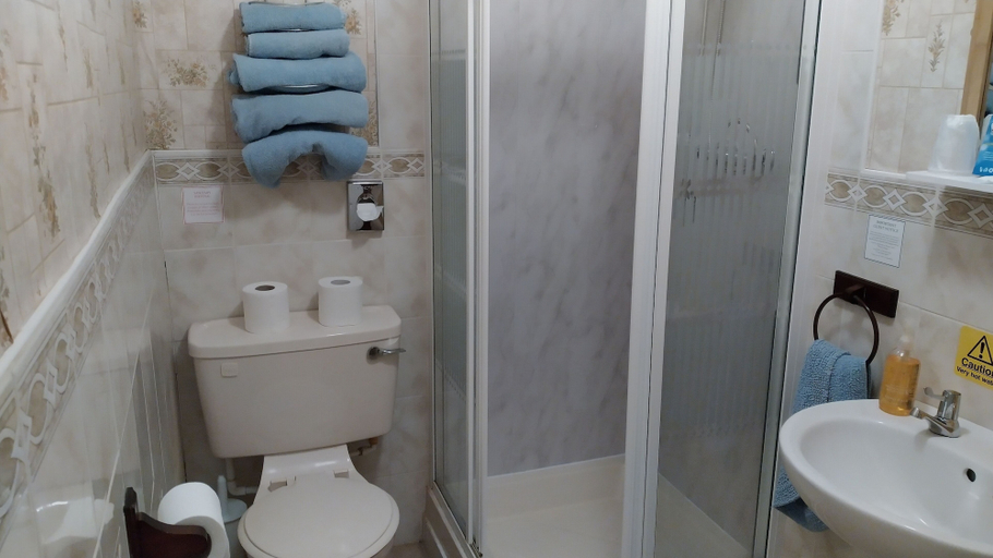 Bathroom 3, Starlight Guest House, Blackpool