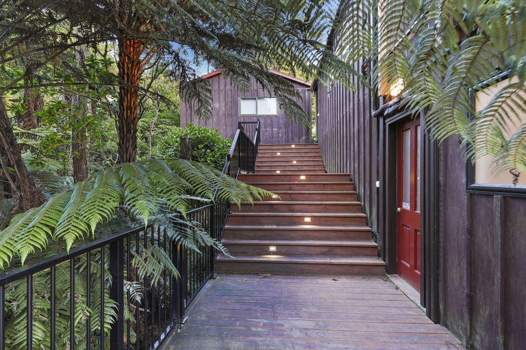 Exterior & Views 2, Tranquil Sunset Retreat - Spa - Netflix, Waitakere