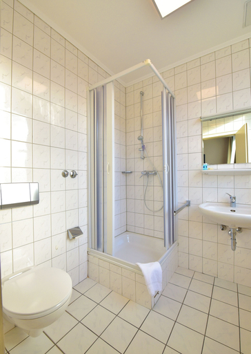 Bathroom 5, Hotel Bürgerhof, Köln
