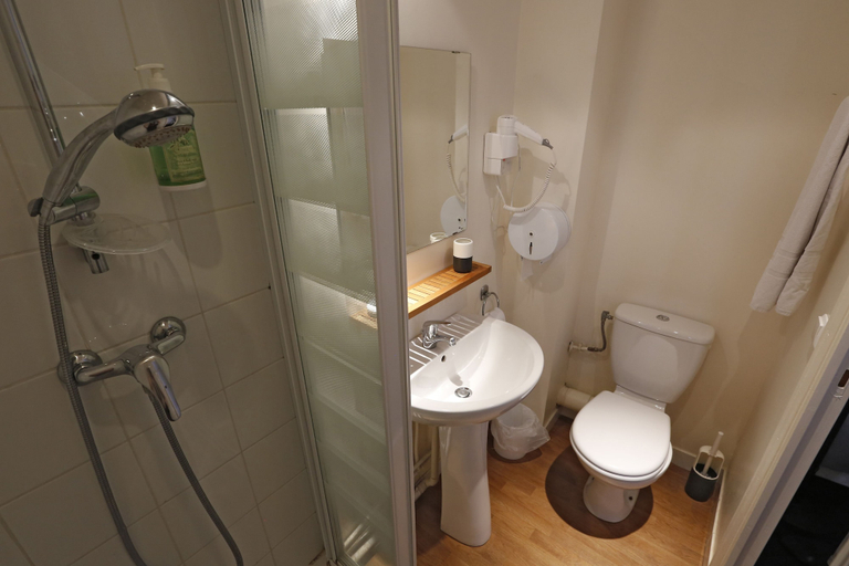 Bathroom 5, Hôtel Alizé, Alpes-Maritimes