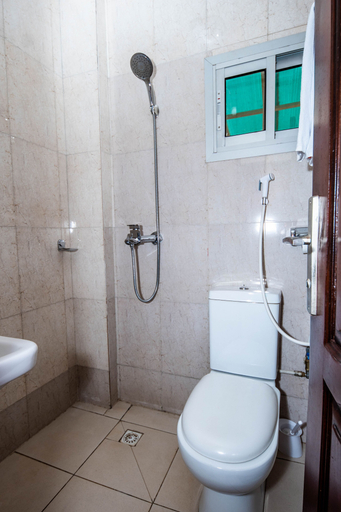 Bathroom 4, ISIS HOTEL, Mfoundi