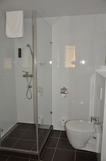 Bathroom 5, BATU Apart Hotel, München