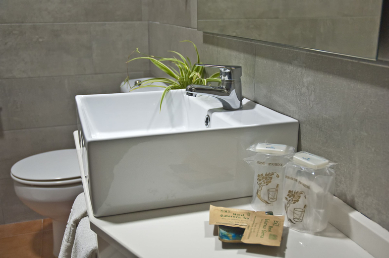 Bathroom 4, Hotel Galaroza Sierra, Huelva