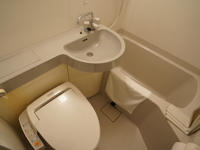 Bathroom 4, Kochi Green Hotel Harimayabashi, Kōchi