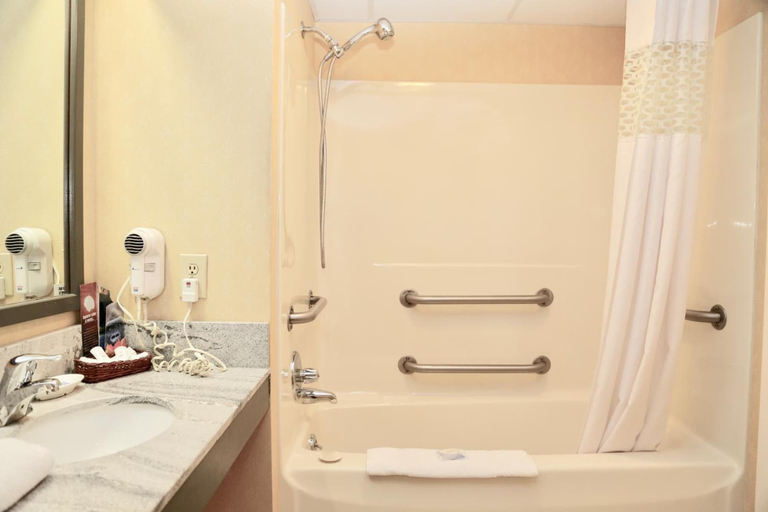 Bathroom 3, Fairbanks Inn, Caledonia