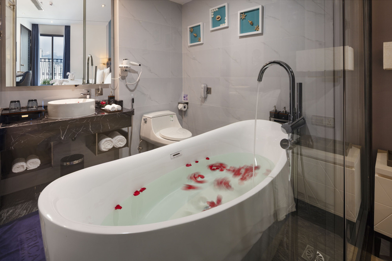 Bathroom 5, Erica Nha Trang Hotel, Nha Trang