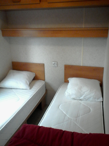 Bedroom 2, Mobil Home au charme rétro unique, Gironde