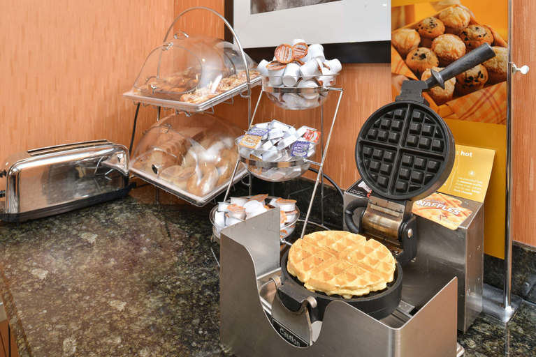 Food & Drinks 5, Hampton Inn Muscatine, Muscatine