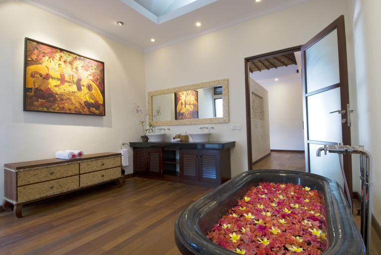 Bathroom 5, Ellora Villas, Denpasar