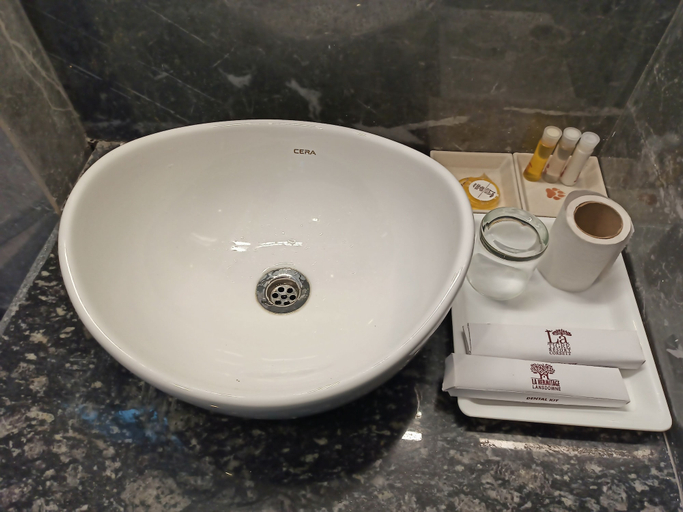 Bathroom 5, LaHermitage Resort, Garhwal