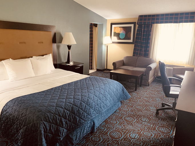 Bedroom 3, Regency Inn & Suites New London, Mystic, New London