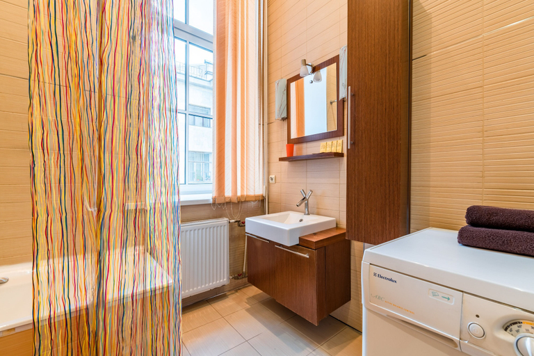 Bathroom 3, Spb2Day Liteyniy 18, Sankt-Peterburg gorsovet