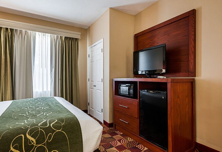 Bedroom 2, Comfort Suites Lake Charles, Calcasieu