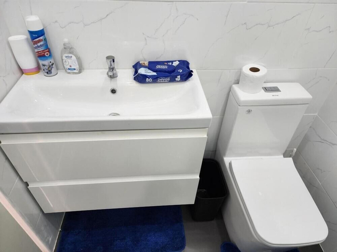 Bathroom 3, The view Apartments