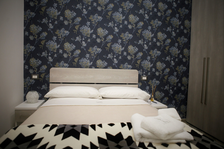 Bedroom 3, Hermes Rooms for tourists, Napoli