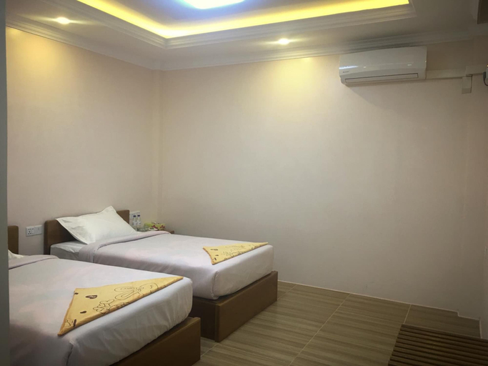 Bedroom 2, Five One Star Hotel, Taunggye