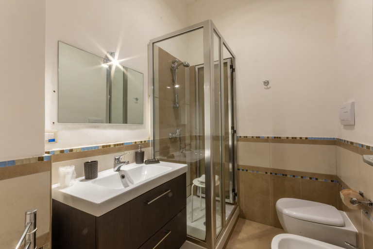 Bathroom 4, B&B Cairoli, Messina