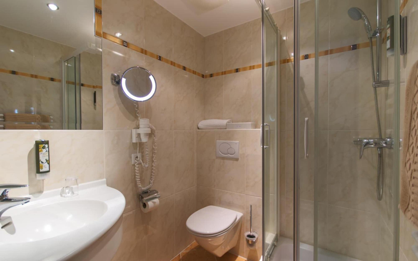 Bathroom 3, Garni Bellaria, Imst
