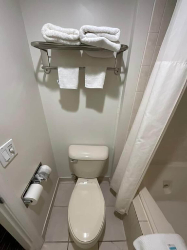 Bathroom 3, ATLANTIC INN, Atlantic