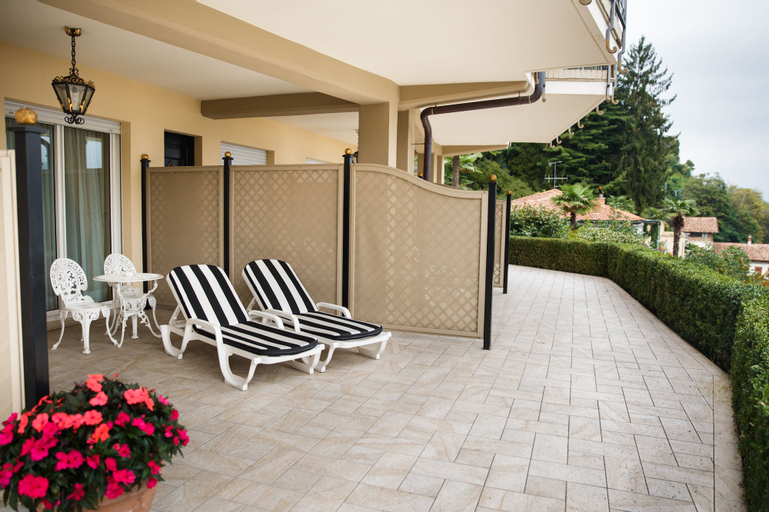 Exterior & Views 22