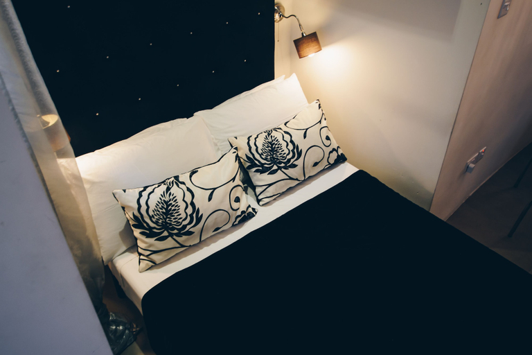 Bedroom 2, Sally Port City Pads