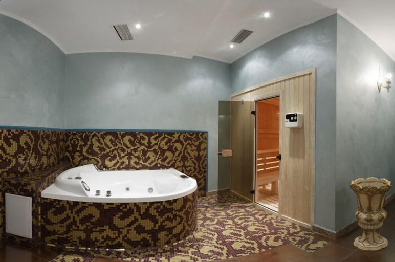 Bathroom 4, Kristel, Varna