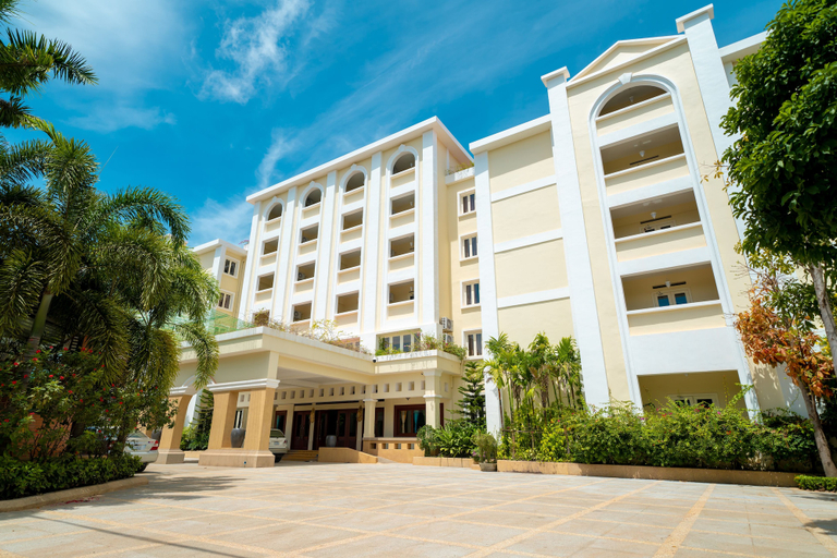 Exterior & Views 2, Hotel de la Renaissance, Siem Reap