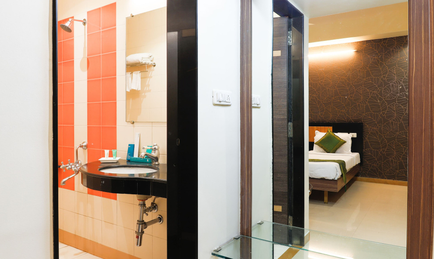 Bathroom 3, Treebo Trend Yuvraj Aurangabad, Aurangabad