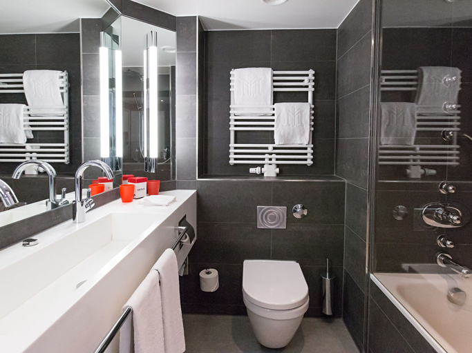 Bathroom 5, DORMERO Hotel Stuttgart, Stuttgart