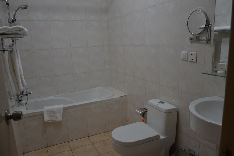 Bathroom 4, Gloria Hotel, Nyarugenge