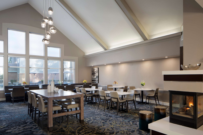 Food & Drinks 5, Sonesta ES Suites Fresno, Fresno