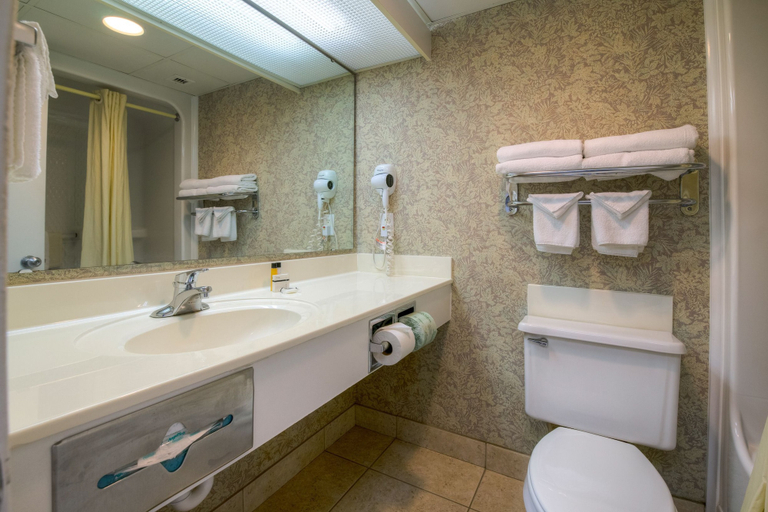 Bathroom 3, Ocean Drive Beach & Golf Resort, Horry