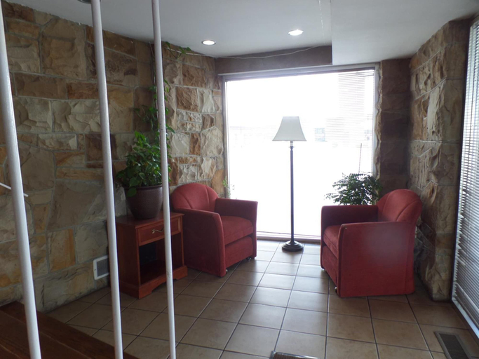 Others 4, Executive Inn, Ross