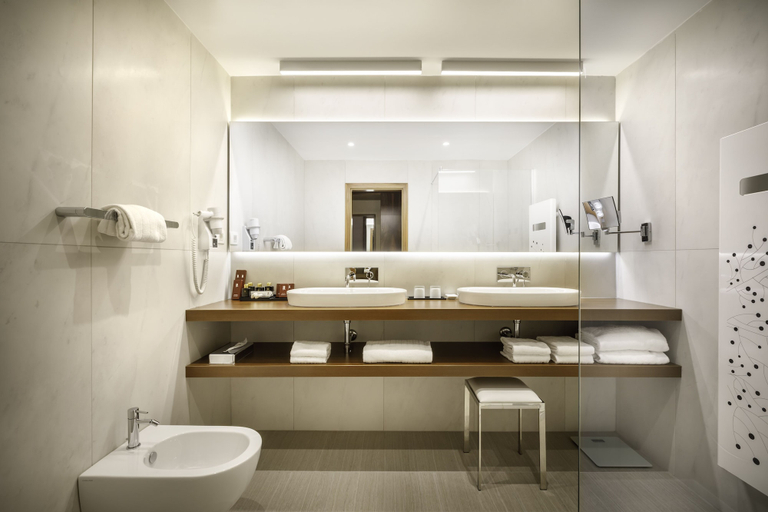 Bathroom 5, Remisens Hotel Metropol, Piran