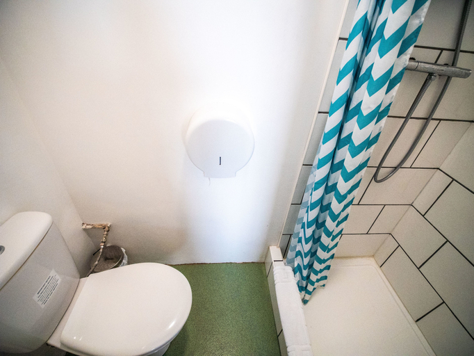 Bathroom 3, Westward Ho Hotel, Kent