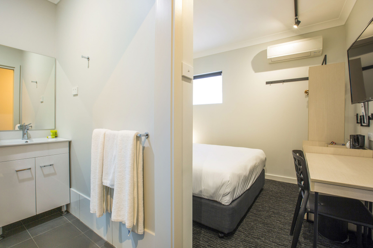Bedroom 4, Nightcap at Blue Cattle Dog Hotel, Penrith - East