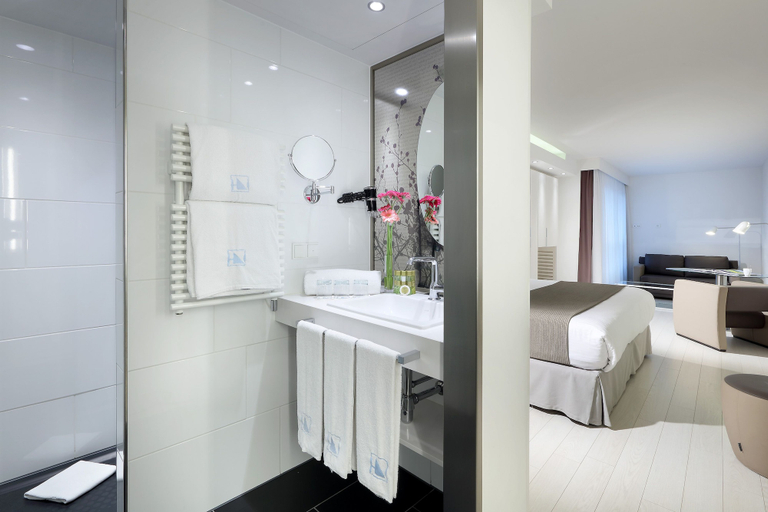 Bathroom 4, Eurostars Book Hotel, München