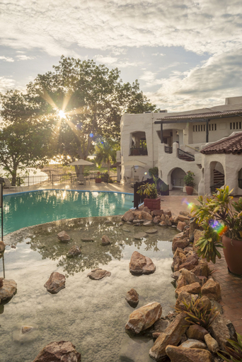 Exterior & Views 2, Caribbea Bay Resort, Kariba