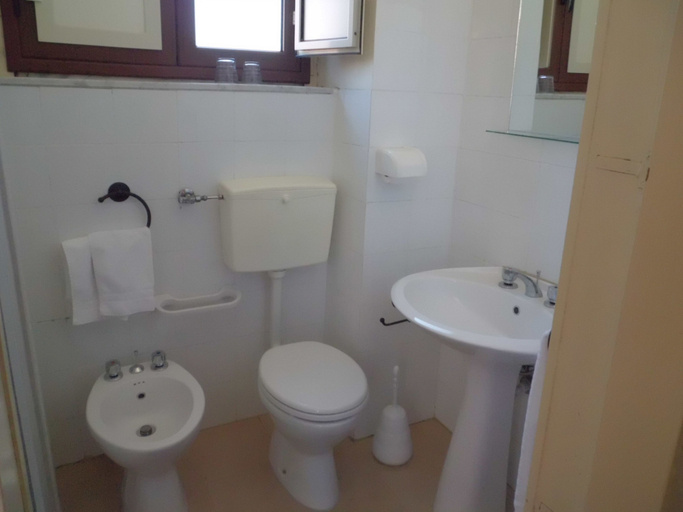 Bathroom 3, Etna Wine Agriturismo, Catania